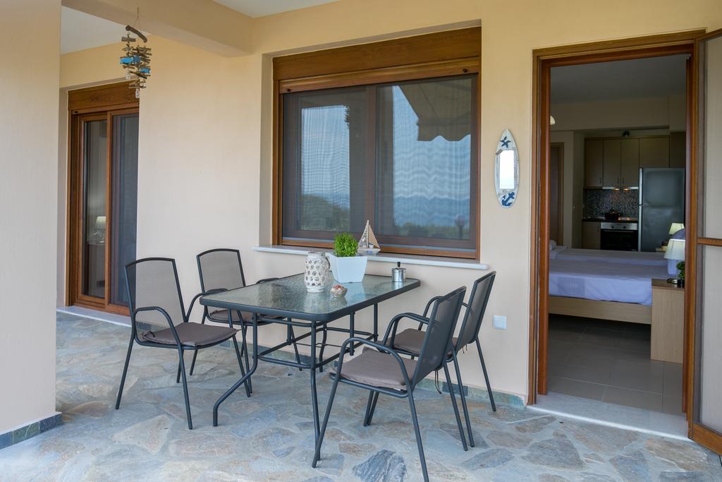 Aphrodite Villas Койнира Екстериор снимка